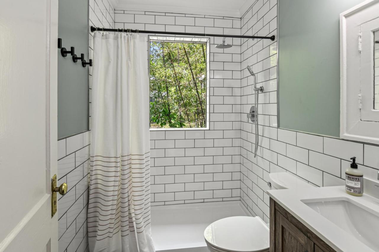 Sun Lit Bungalow With Good Vibes And Lots Of Wine - Designedbydom Atlanta Eksteriør bilde