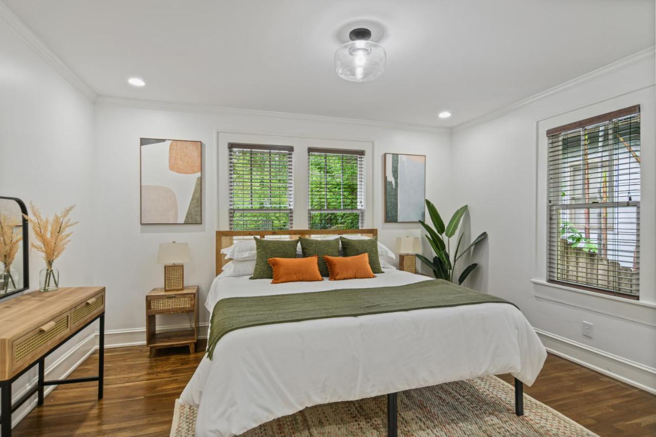Sun Lit Bungalow With Good Vibes And Lots Of Wine - Designedbydom Atlanta Eksteriør bilde